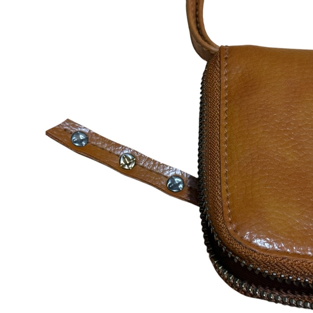 Free People Brown Leather Wristlet Wallet
Preowned excellent condition no Flaws - Picture 10 of 10
